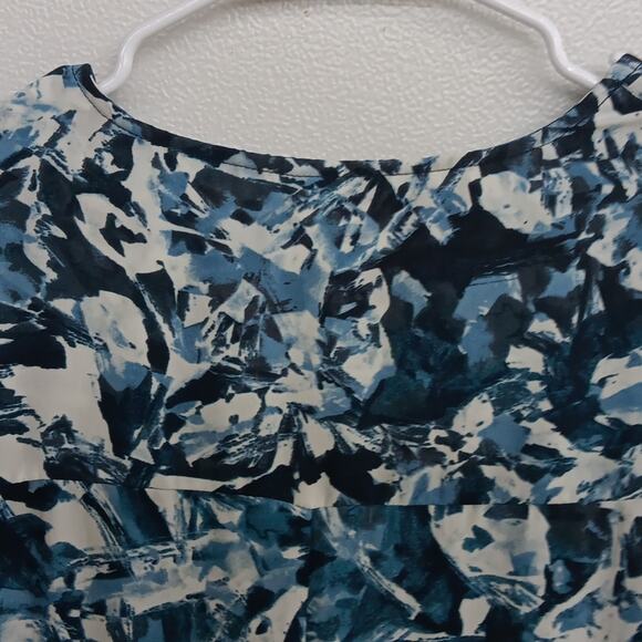 EUC Pure Energy 2x Blue White Roll Tab Sleeves Slit Back Top - Picture 6 of 7